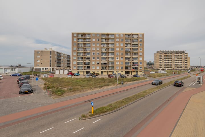 Burgemeester van Alphenstraat 57F-15 in Zandvoort photo