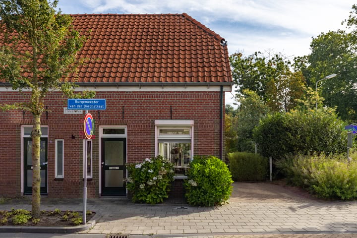 Burgemeester van der Borchstraat 1 in Holten Foto