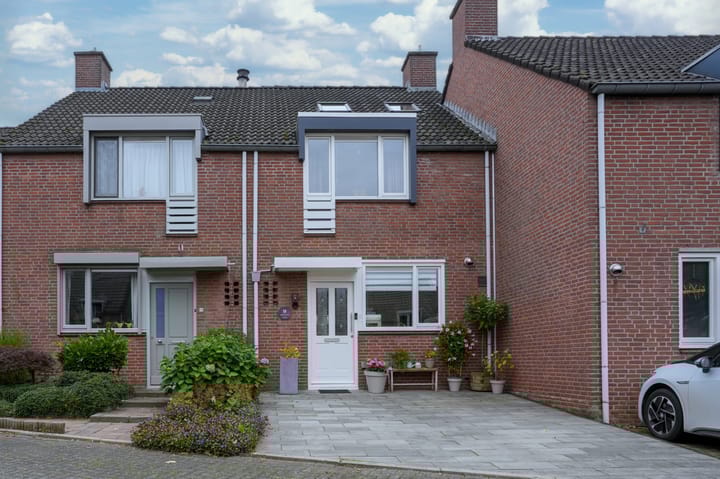 Burgemeester Van Laarstraat 13 in Wijlre Foto