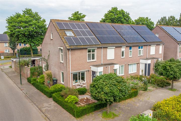 Burgemeester van Lokvenstraat 1 in Mierlo foto