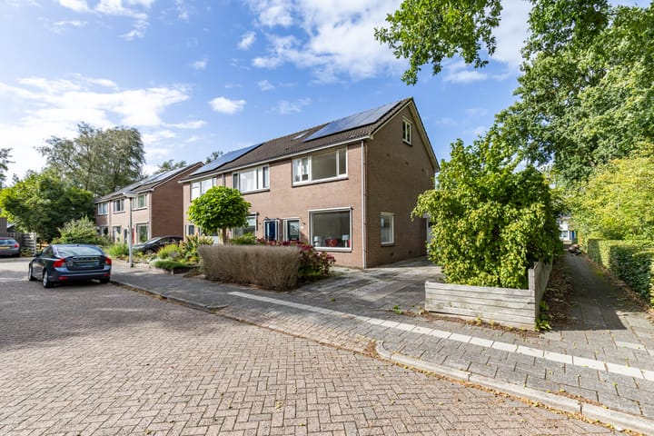 Burgemeester van Panhuyslaan 135B in Burgum Foto