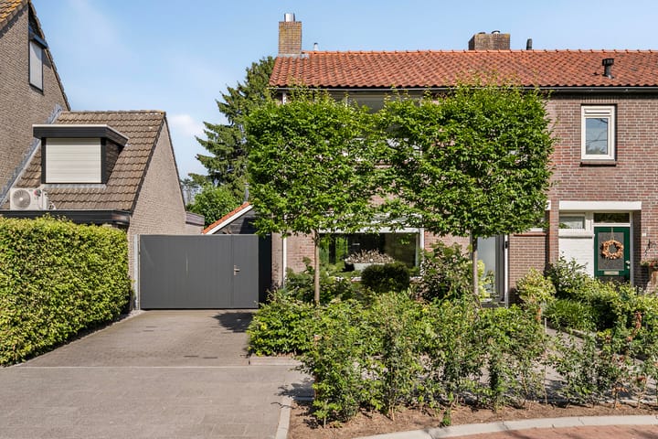 Burgemeester van Poppelstraat 130 in Gilze photo