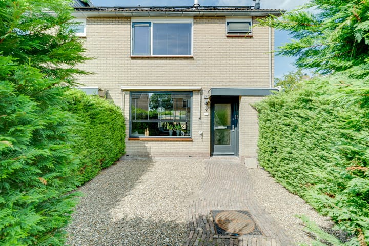 Burgemeester van Trichtlaan 2 in Wilnis foto