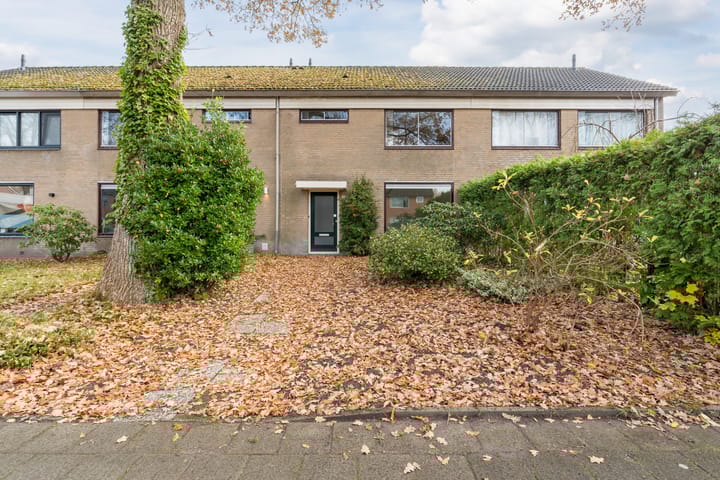 Burgemeester van Waninglaan 11 in Leek photo