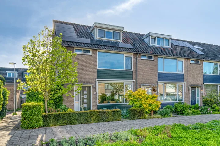 Busken Huetlaan 11 in Waddinxveen