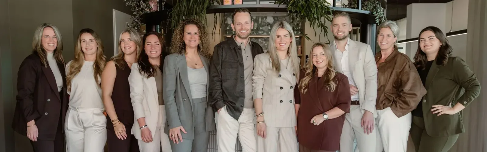 Team photo of C&R Makelaars