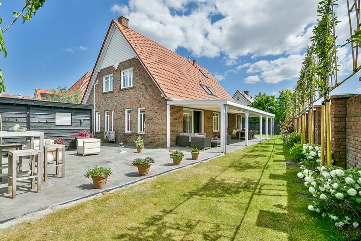 Calypso 12 in Nieuw-Vennep Foto