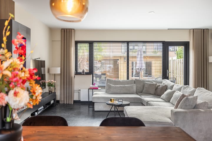 Cannenburg 98 in Dordrecht Foto