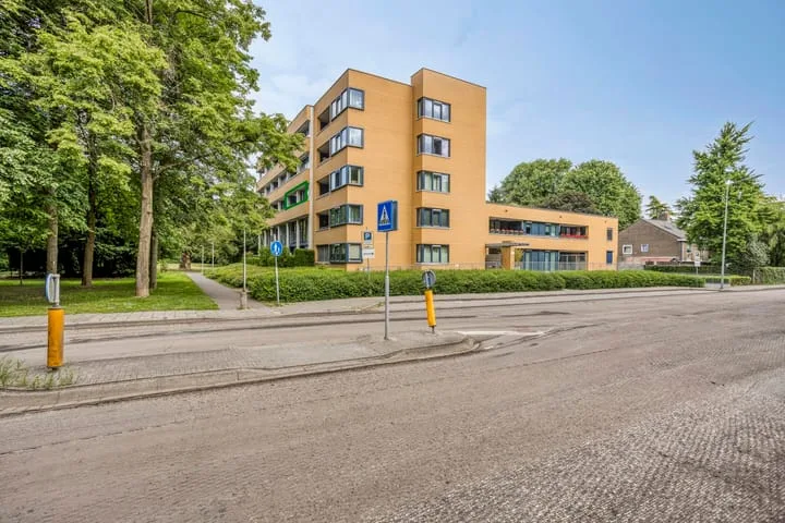 Cantecleerstraat 122 D en Maastricht