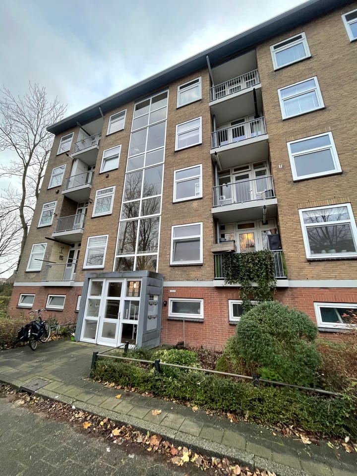Carel van Manderstraat 25 in Heemskerk Foto