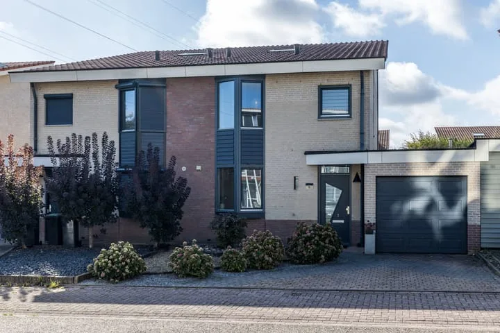 Carisven 13 in Heerlen