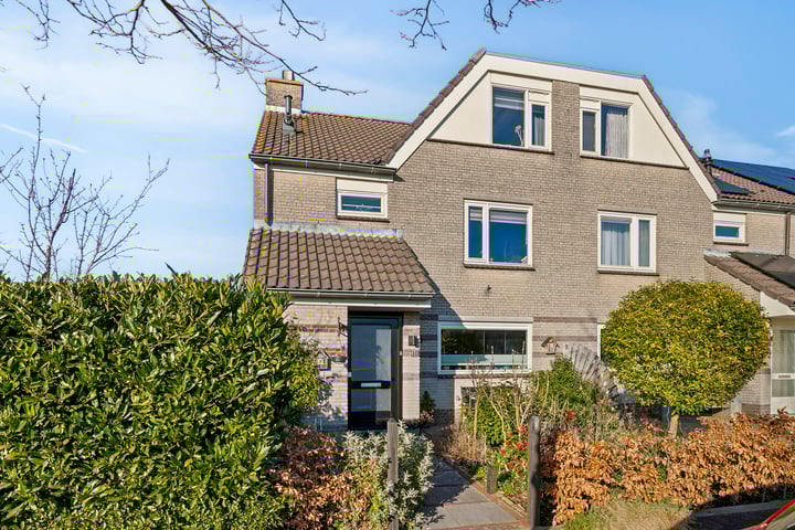 Caro van Eycklaan 10 in Pijnacker foto