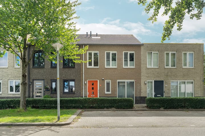 Carol Vogesgracht 11 in Almere Foto