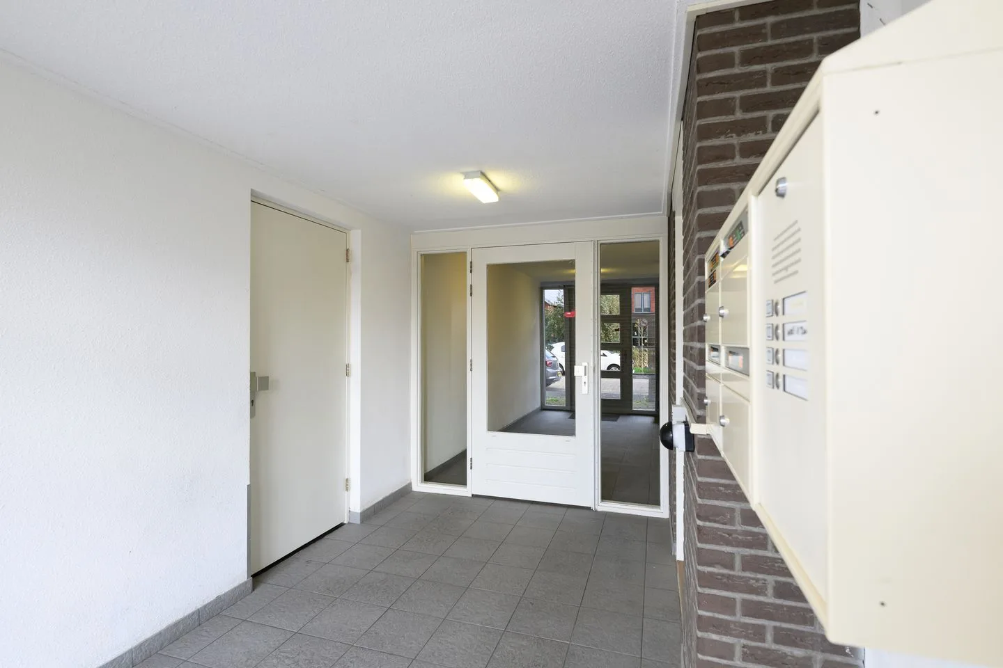 Carry van Bruggenhof 123 Den Haag thumbnail 6