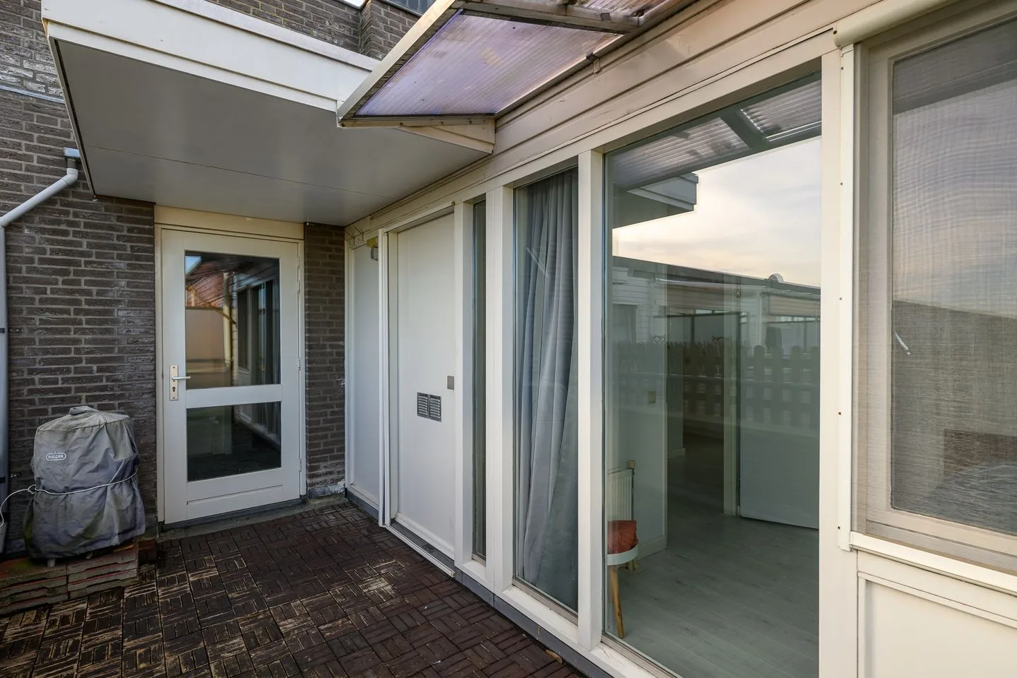 Carry van Bruggenhof 123 Den Haag thumbnail 9