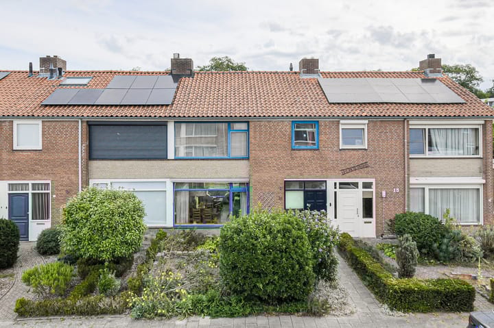 Cederstraat 13 en Dorst foto