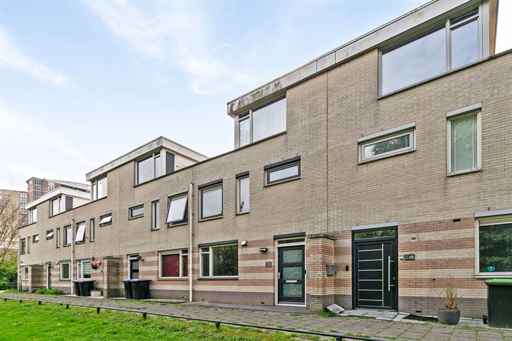 Cederstraat 30 in Spijkenisse foto