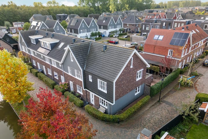 Charles Wilsonstraat 15 in Almere Foto