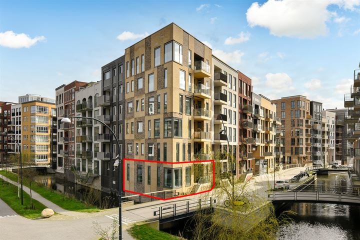 Charley Tooropgracht 105 in Diemen foto