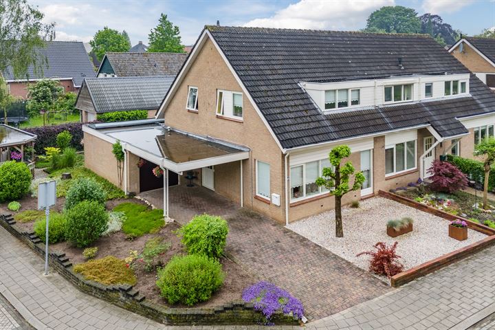 Photo of property Clara van Delwigstraat 28, Doornenburg