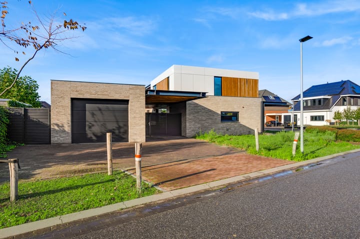 Photo of property Clausstraat 1, Nederweert