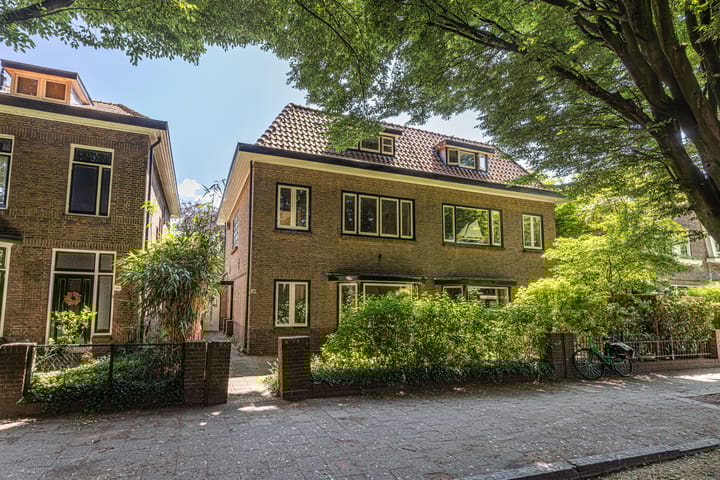 Cobetstraat 48 en Leiden foto