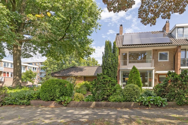 Cornelia de Langelaan 1 in Bussum foto