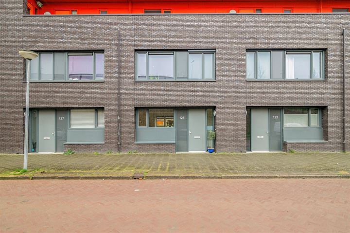 Curaçaostraat 125 in Groningen Foto