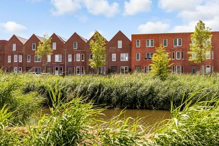 Cypruskade 12 in Almere Foto