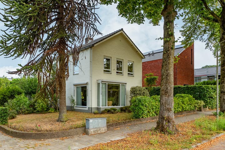 d'Almarasweg 10 in Nijmegen Foto