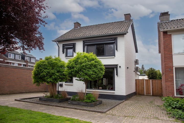 Daendelsstraat 24 in Enschede photo