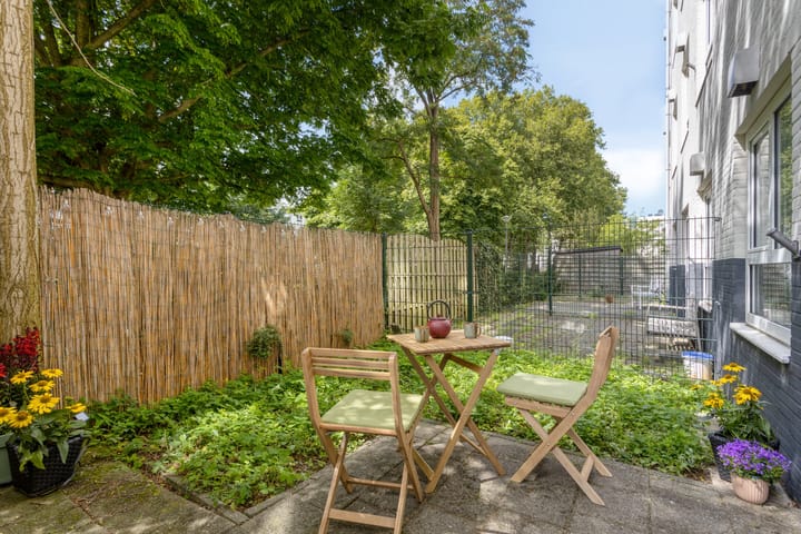 Dantestraat 142 in Amsterdam photo