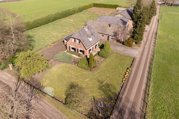 De Beek 145 in Ermelo foto