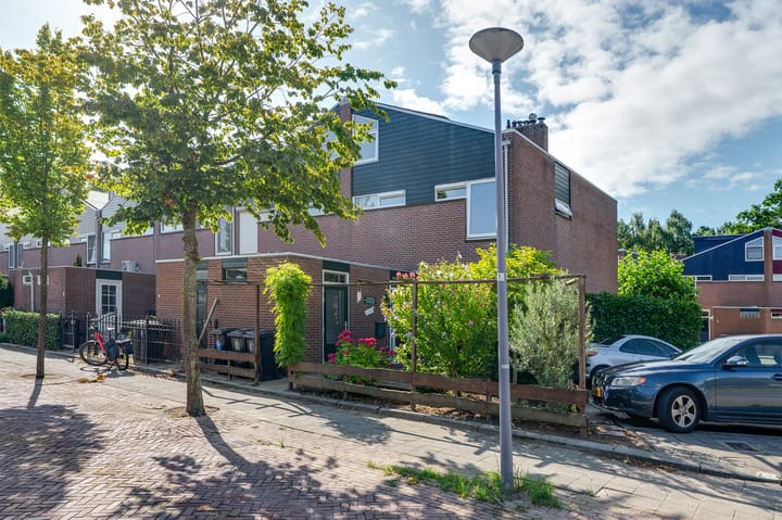 Photo of property de Bieslook 19, Rozenburg