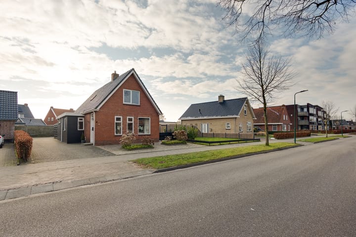 De Dellen 38 in Surhuisterveen Foto