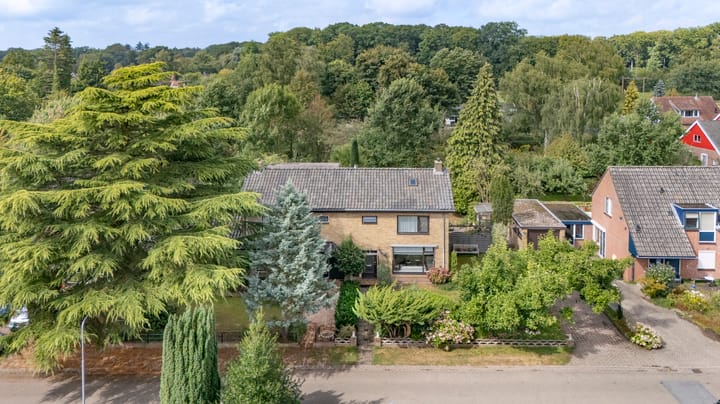 De Eendrachtweg 53 in Leuvenheim photo