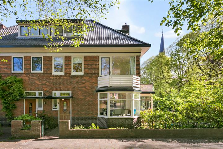 De Genestetlaan 2 in Driehuis NH foto