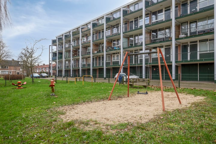 De Houtmanstraat 103 in Arnhem photo