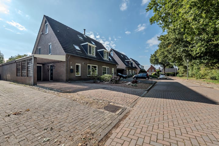 De Houtwal 6 in Veendam photo