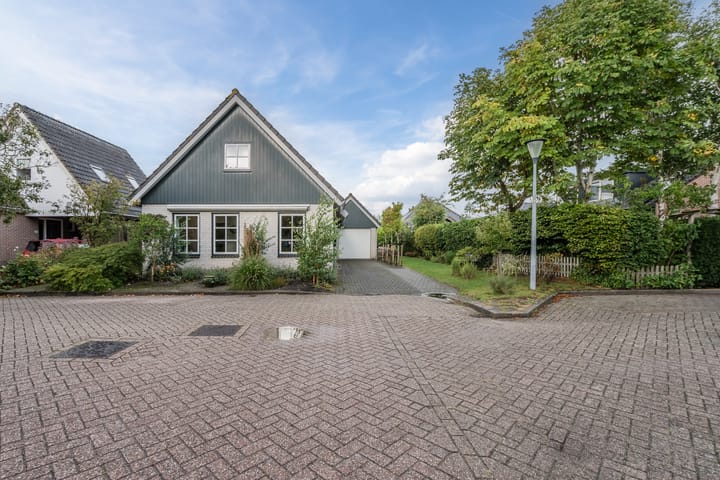 De Regenboog 16 in Tuitjenhorn photo