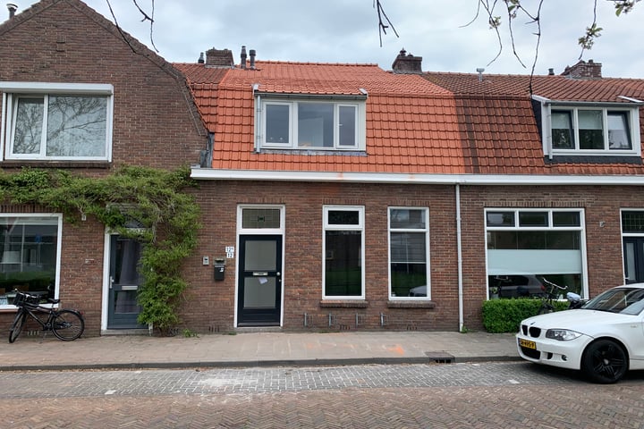 De Ruyterstraat 12A in Zwolle Foto