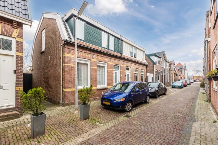 De Ruyterstraat 20 in Koog aan de Zaan Foto