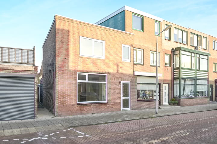 De Ruyterstraat 72 in IJmuiden foto