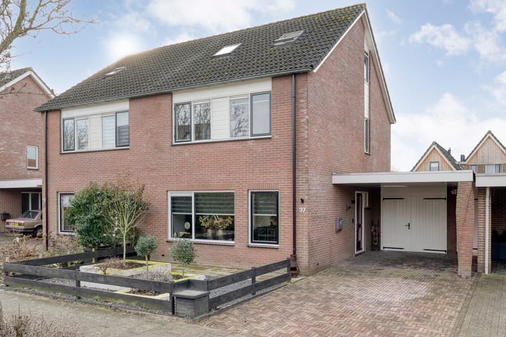 Photo of property De Visserstraat 37, Bergentheim