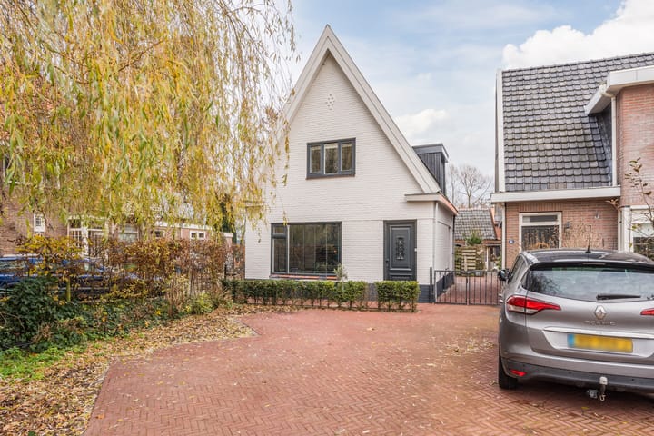 De Vos van Steenwijklaan 79 in Hoogeveen Foto