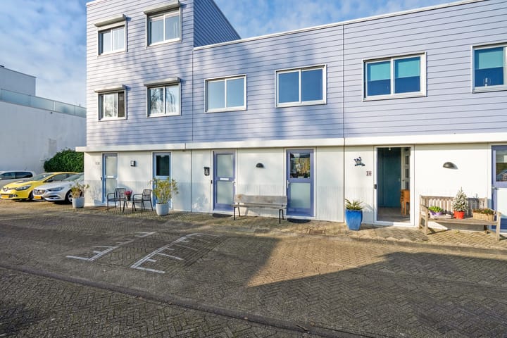 De Voswater 12 in 's-Gravenhage foto