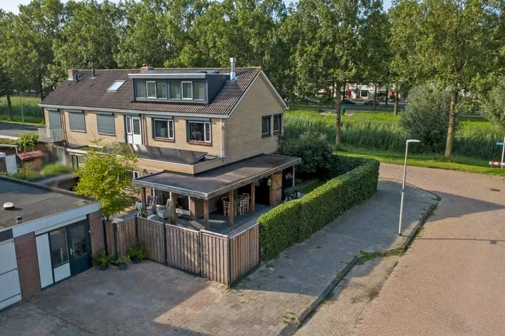 De Zate 42 Dronten foto 2
