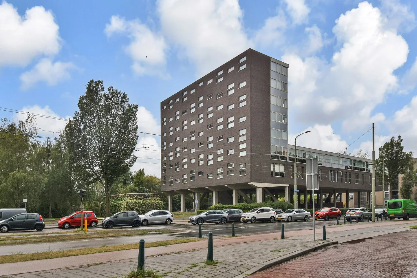 Dedemsvaartweg 843 in Den Haag