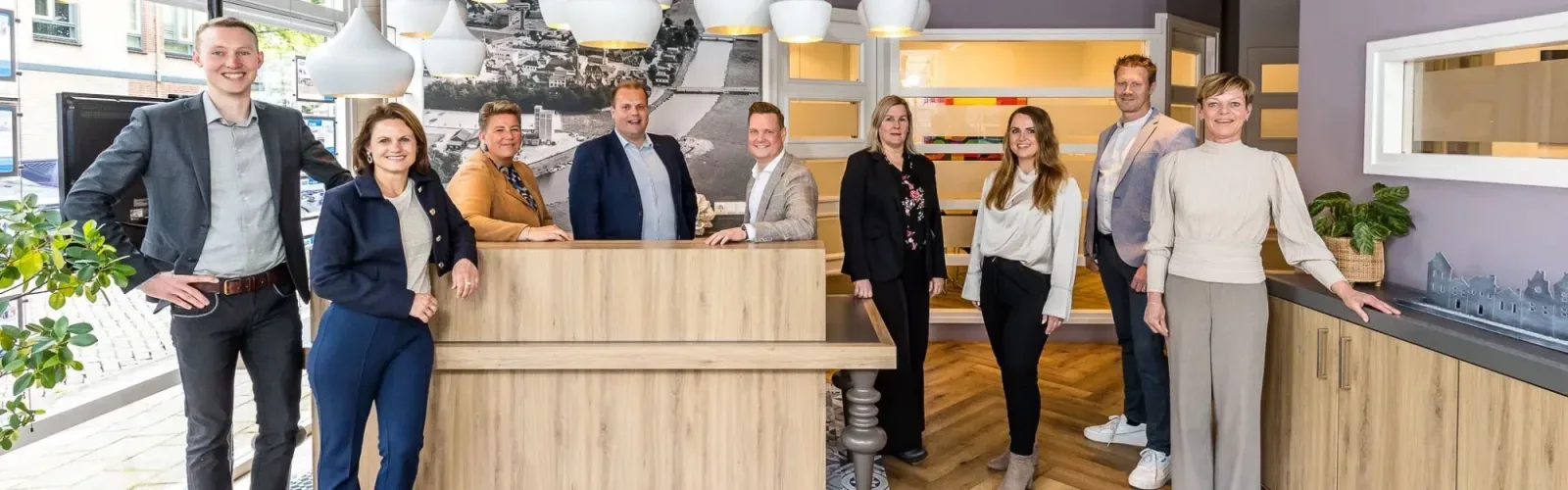 Team photo of Deen Makelaars Dedemsvaart