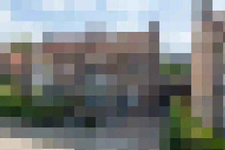 Deken Maeslaan 3 en Prinsenbeek